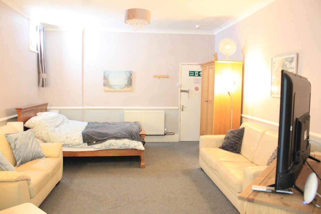 Chelston Dene Holiday Apartments Torquay Room photo