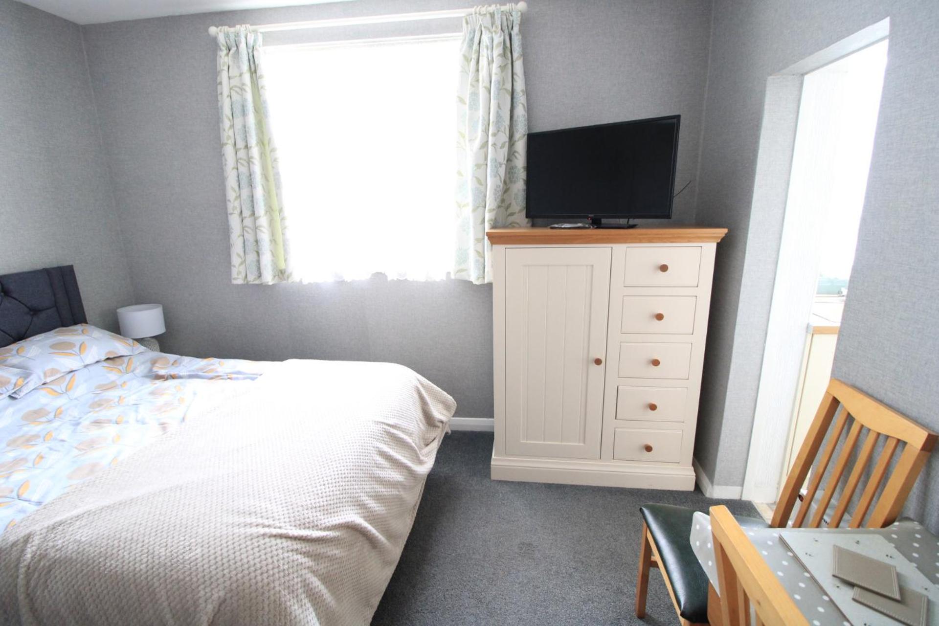 Chelston Dene Holiday Apartments Torquay Room photo