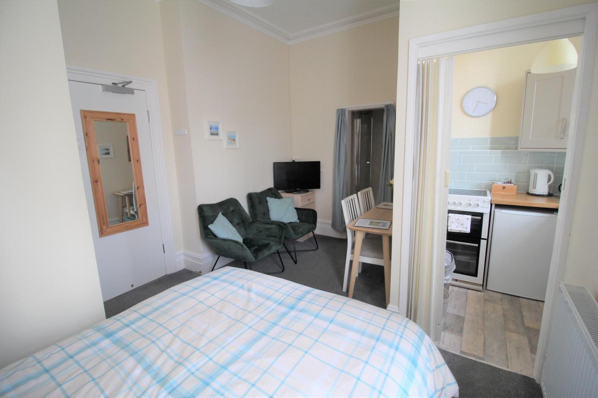 Chelston Dene Holiday Apartments Torquay Room photo