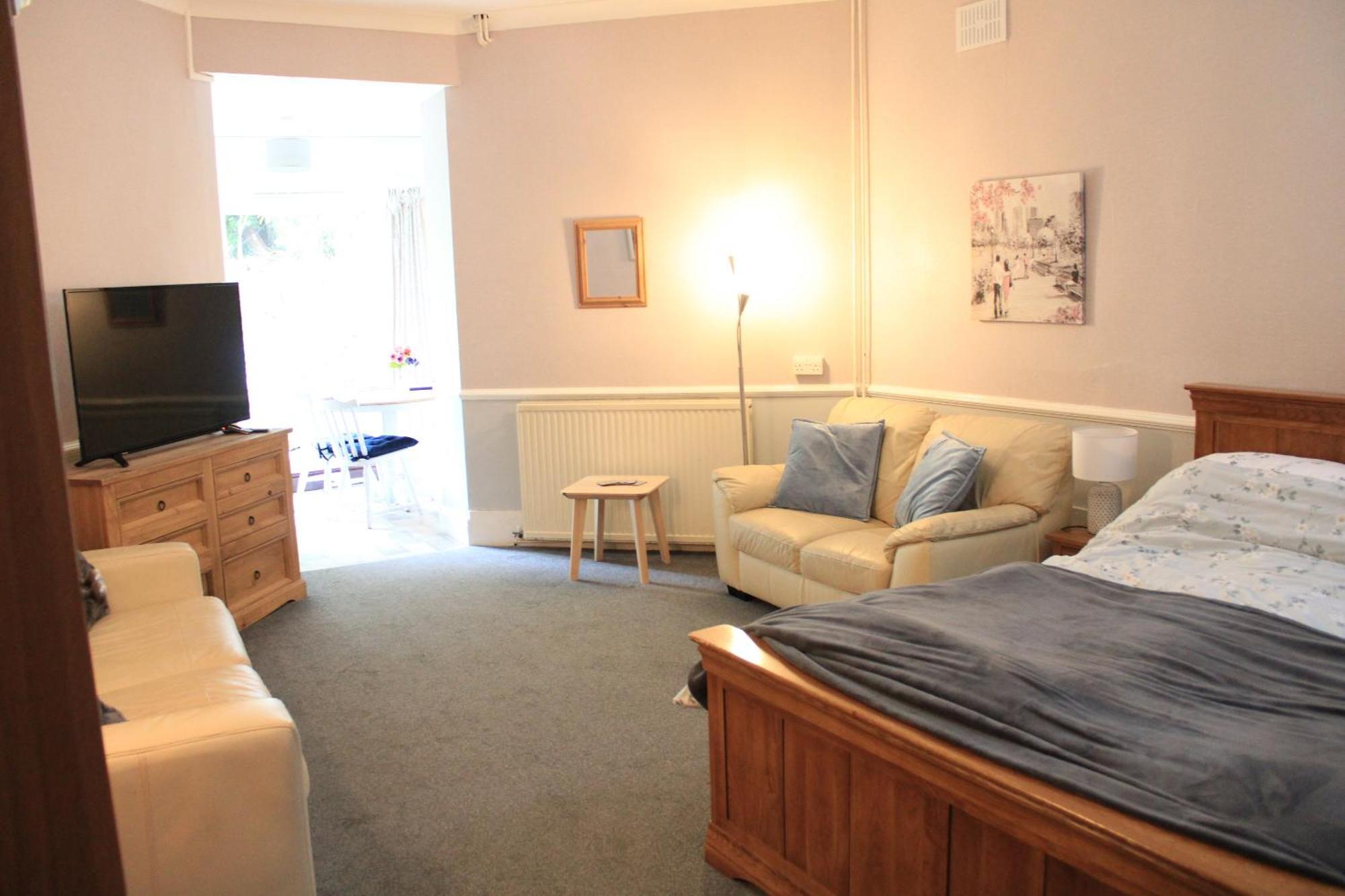 Chelston Dene Holiday Apartments Torquay Room photo