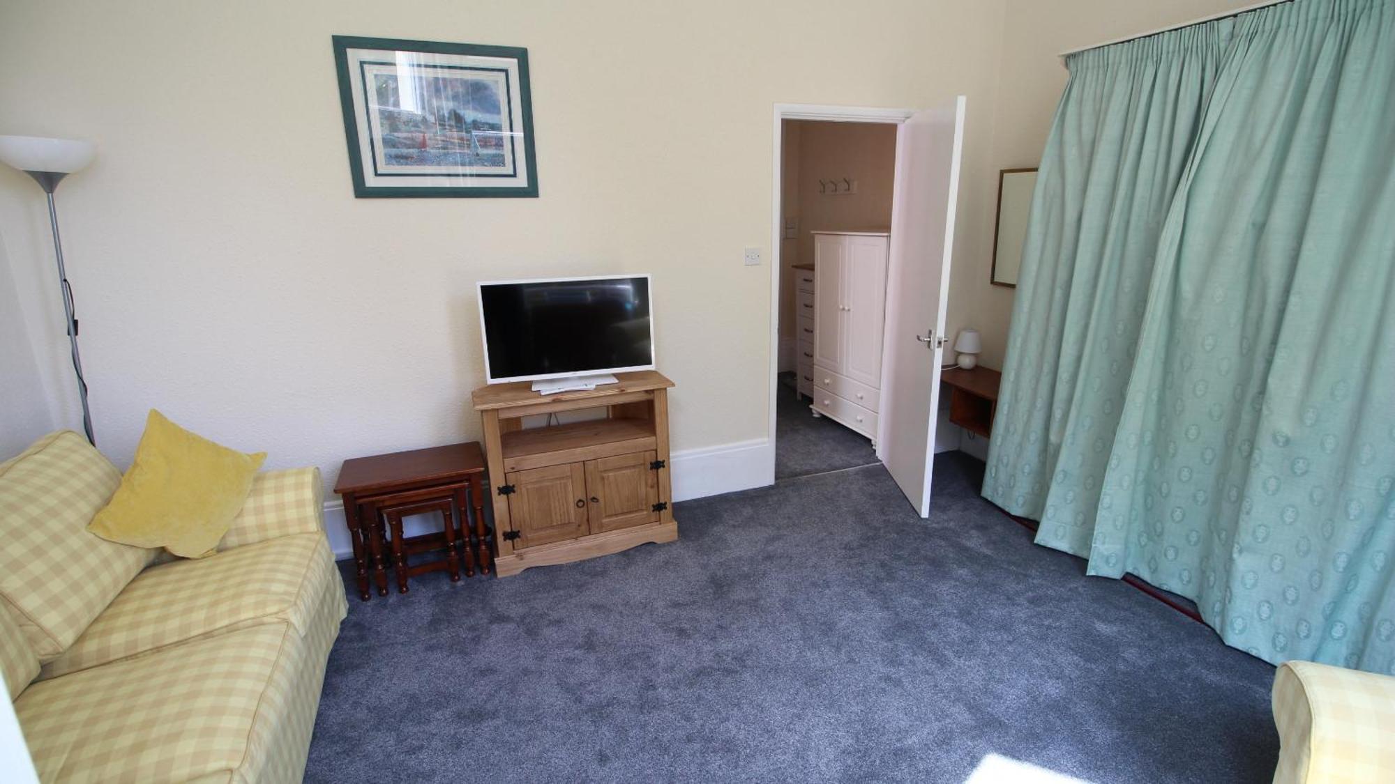 Chelston Dene Holiday Apartments Torquay Room photo